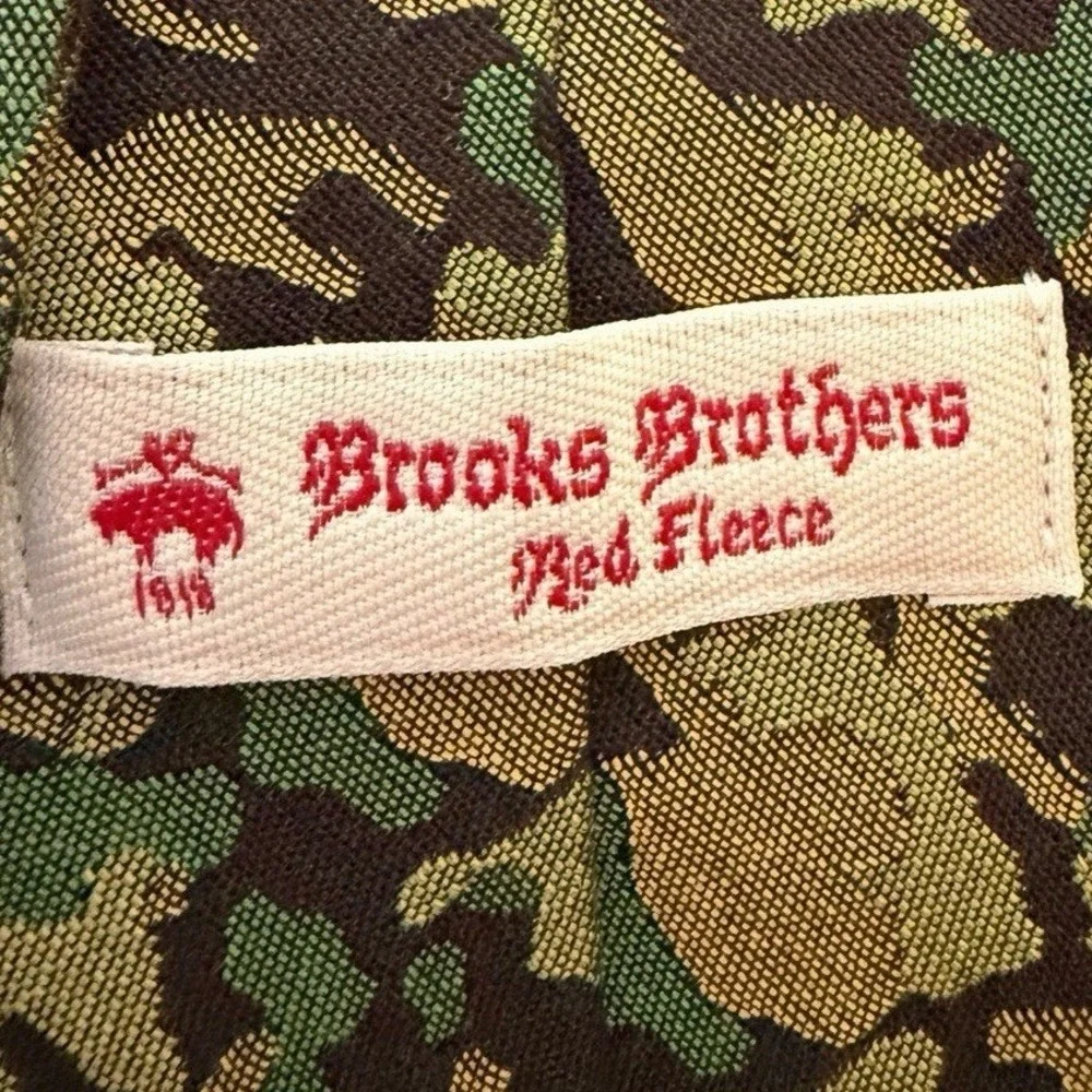 Vtg Brooks Brothers Red Fleece Cotton/Silk Neck Tie Camouflage Fabric UK Wove US